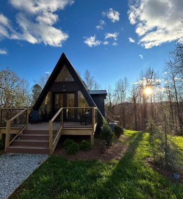 Flat Rock House | The Coop NEW A-frame Hot Tub, Fire Pit, Loft