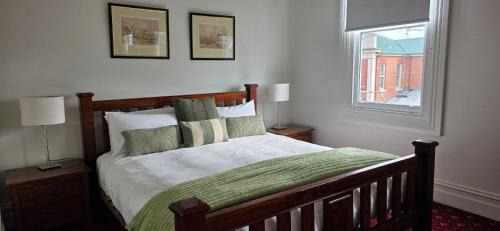 Alexandra Hotel | The Corner Hotel Alexandra