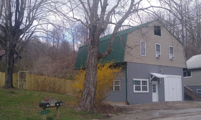 Gandeeville House | The Cosy, modern home for your entire family