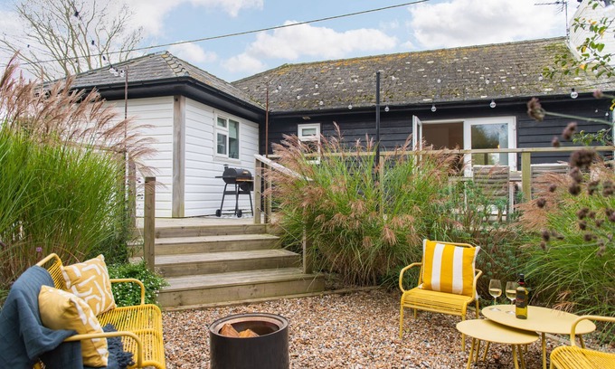 Icklesham Cottage | The Cot - a holiday let that sleeps 6 guests in 3 bedrooms