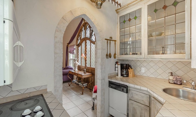 Chemainus Bed & Breakfast | The Cottage and Castle