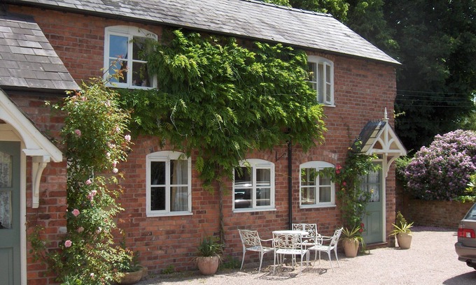 Tarvin Cottage | The cottage is a tastefully converted former Victorian barn in Tarvin Sands.