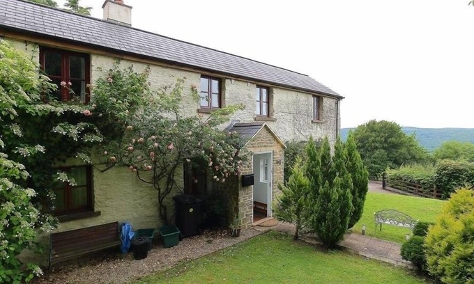 Saint Briavels Cottage | THE COTTAGE, pet friendly, character holiday cottage in St Briavels