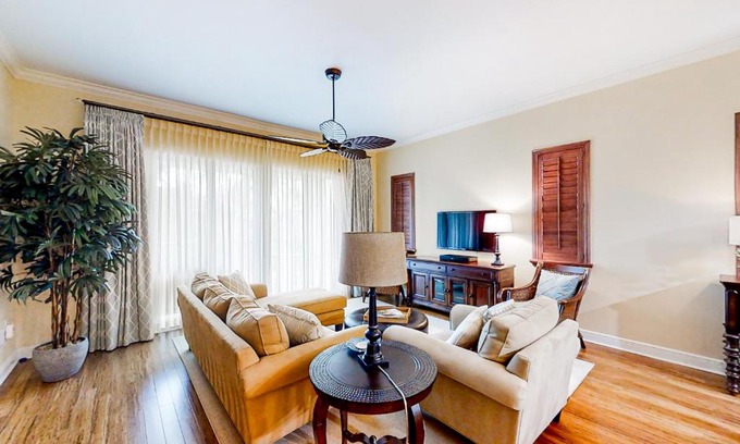 Royal Harbor Apartment | The Cottages at Naples Bay Resort