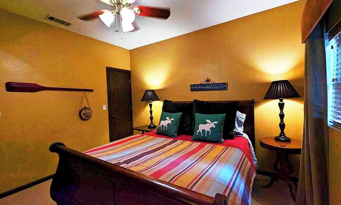 Palisades Bed & Breakfast | The Cottonwood Cabin at Starlight Canyon Bed & Breakfast