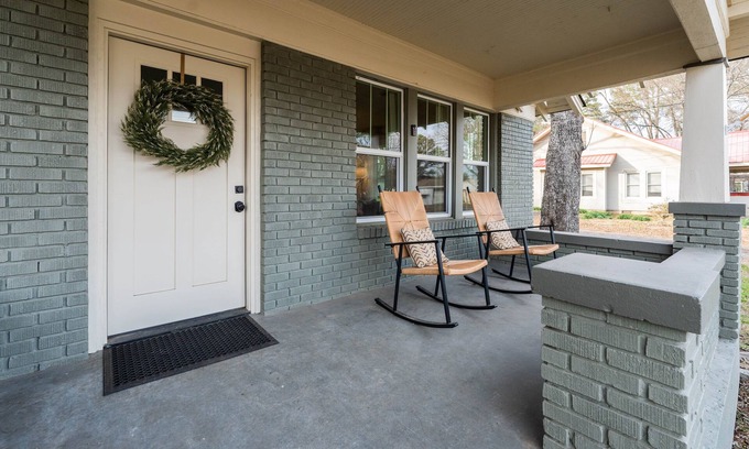 Morrilton House | The Cozy Craftsman~ Petit Jean & The Nest 15min