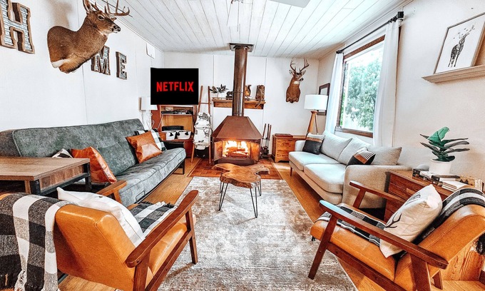 Neillsville Cottage | The Cozy Getaway Cabin w/Hot Tub-Sauna-WiFi on ATV trails near Lake Arbutus