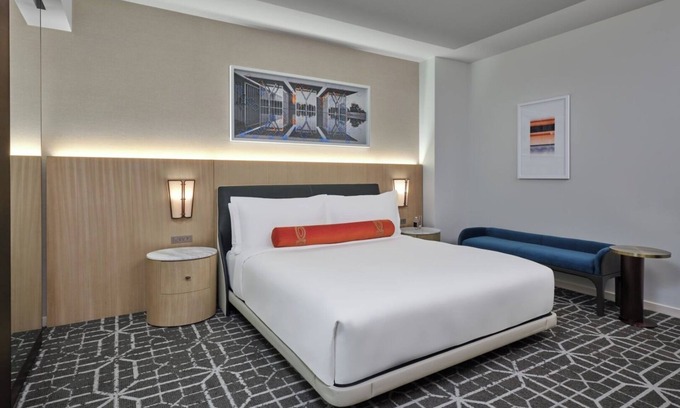 Fort Worth Cultural District Hotel | The Crescent Hotel | Metropolitan Suite | Near Modern Art Museum