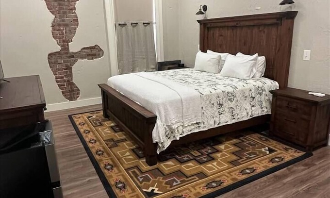 Pawhuska Apartment | The Cross Bell Downtown 201