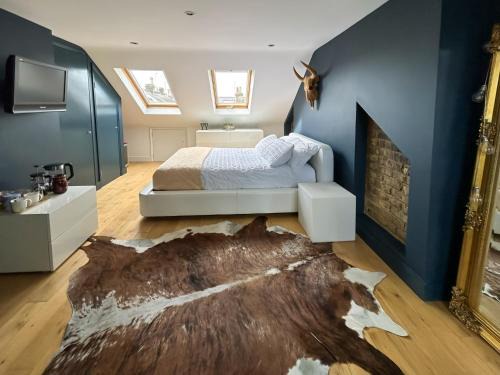 Canbury House | the crown loft ensuite luxury accommodation