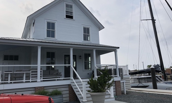 Cape Charles House | The Crows Nest. Sunsets at the Harbor. Enjoy bird’s eye view. Unique location!
