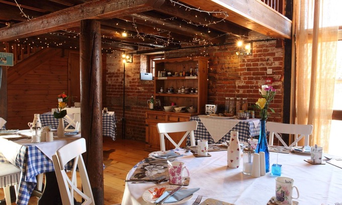 Hickling Bed & Breakfast | The Dairy Barns