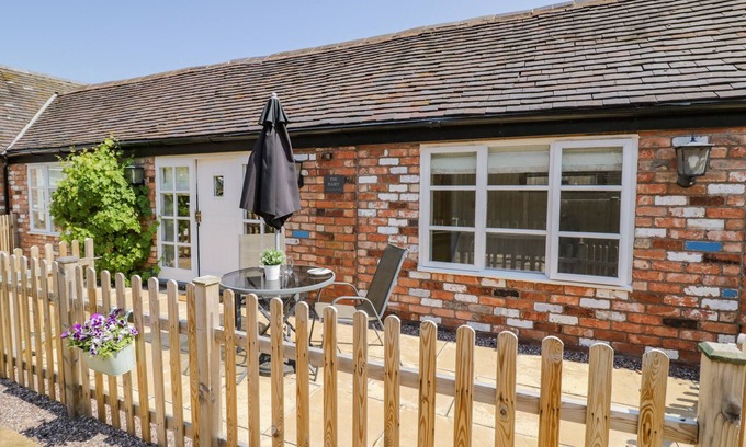 Sutton Cheney Cottage | THE DAIRY, pet friendly, character holiday cottage in Market Bosworth