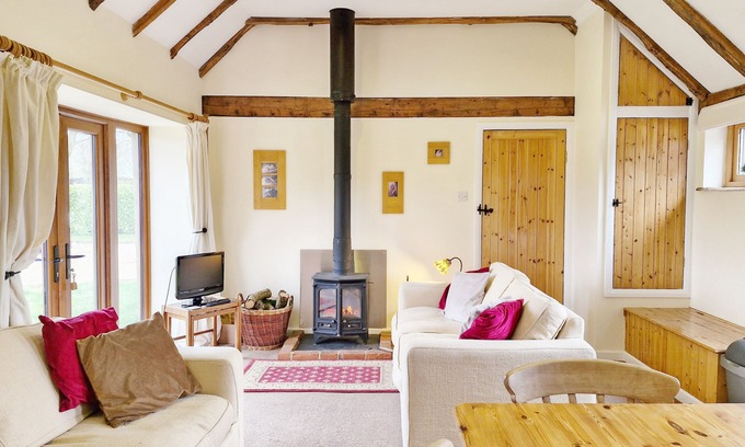 Petersfield Cottage | The Dairy , Petersfield - a barn conversion that sleeps 4 guests in 1 bedroom