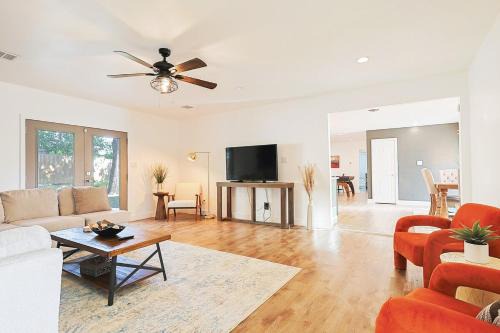 Northwest Dallas House | The Dallas Hub - Spacious 4BR - Prime location