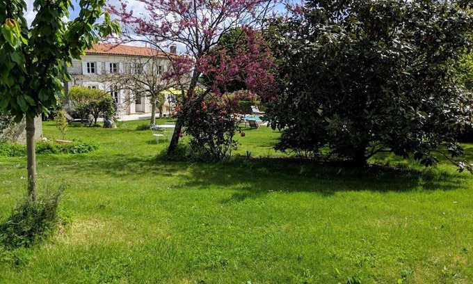 Saint Germain du Seudre House | the damsels charming house