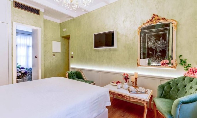 Old Town Hotel | The Danielle room in Madame Hortense