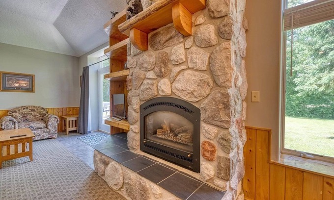 Squaw Lake Cabin | The Den: Hot Tub Fireplace RiverFront Pet Friendly 2 Bdrm