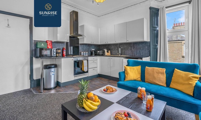 Dundee Apartment | The Dens, 3 Bedrooms, 4 Beds.