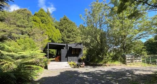 Raglan House | The Divvy Hut Raglan Retreat