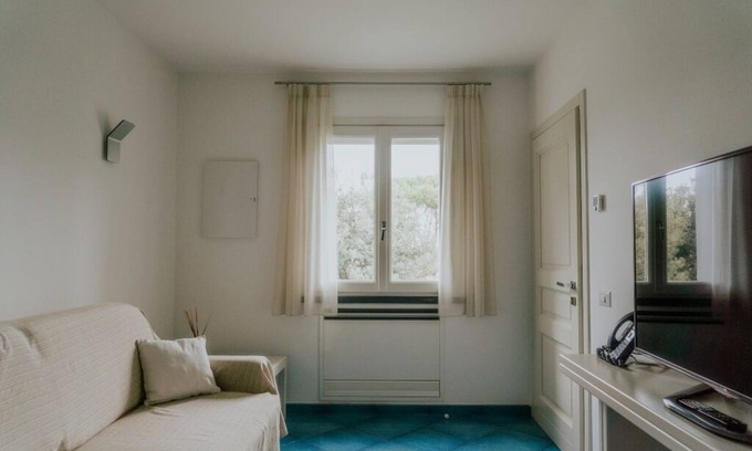 San Vincenzo Apartment | The Dolphin -Rhombus Apartment