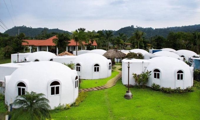 Bagope Bed & Breakfast | The Domes Bed and Breakfast