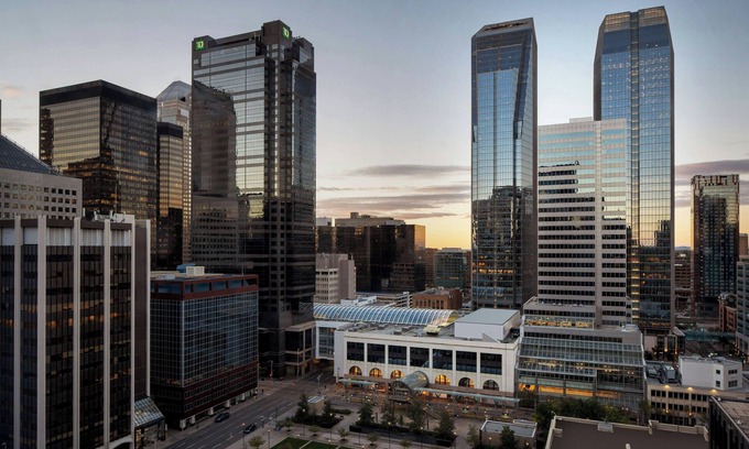 Downtown Calgary Hotel | The Dorian, Autograph Collection