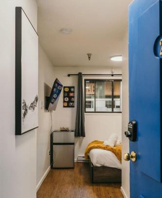 Big White Ski Resort Apartment | The Dorm Ski-In Ski-Out Studio, Pool and Gym