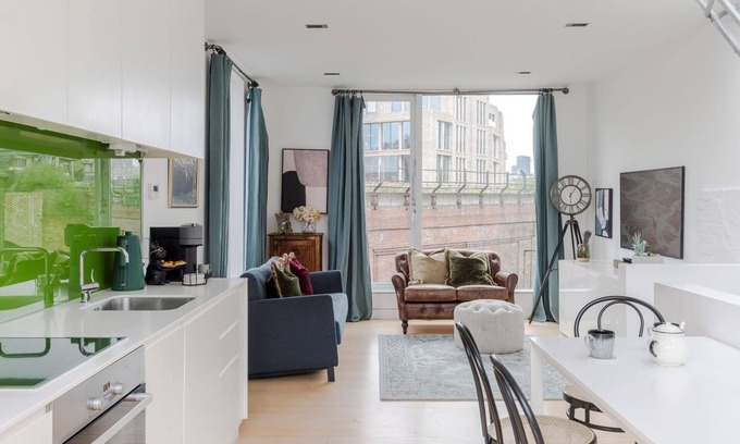 South Bank House | The Dream Factory - Borough - by Frankie Says