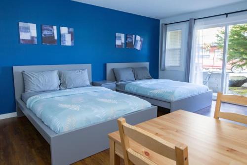 Harrison Hot Springs Apartment | The Driftwalk Walkable to Beach