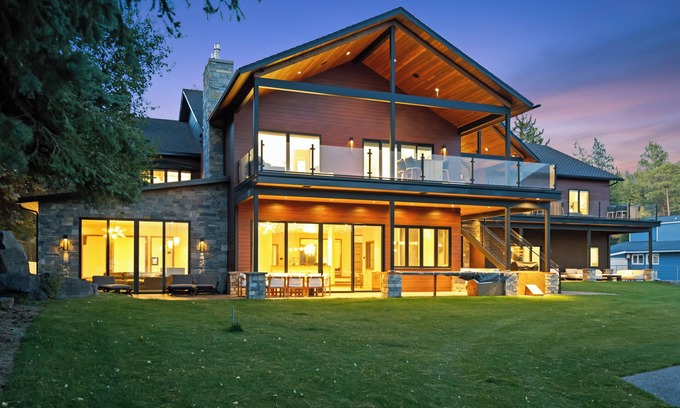 Woods Bay House | The Driftwood True Lakefront Luxury