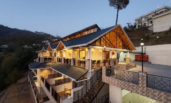 Lansdowne Resort | The Dunhill Manor