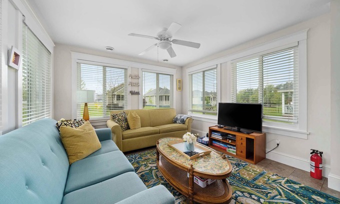 Cherry Valley House | The Duskywing - 44 Meadow View