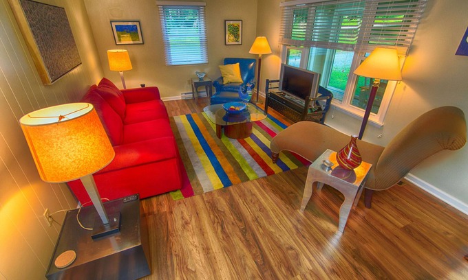 Sabillasville House | The Eisenhower House (or for retreats book the whole Caboose Farm compound)