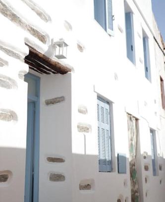 Ioulida Apartment | The Elegant White House