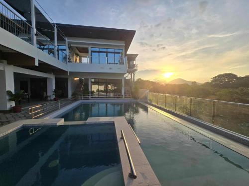 Tranca Villa | The Elizabeth Bay Hotspring Villa