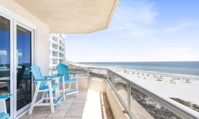 Orange Beach Condo | The Enclave 401 4th floor, corner-unit, beachfront