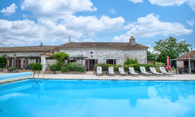 Razac-d'Eymet House | The Farm – Fantastic Holiday Home with Pool on Over 12 Hectares Near Bergerac