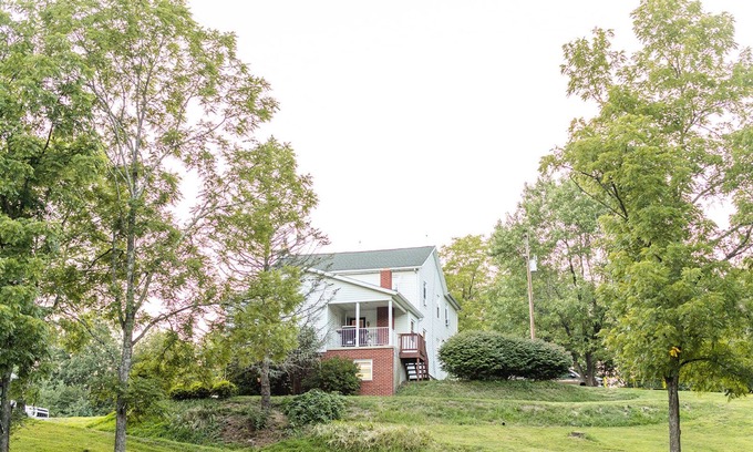 Harrisonville House | The Farmhouse at Pleasant Ridge | Hot tub