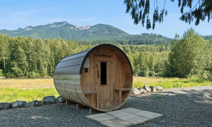 Sardis Cottage | The Fisherman's Escape - Sauna & Steam Shower