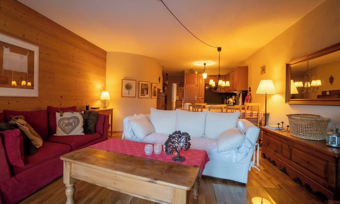 Alpe des Chaux Ski Chalet | The flat is located above the village of Gryon, in Les Verneys Soleil, 2 km from the Fracherets ski