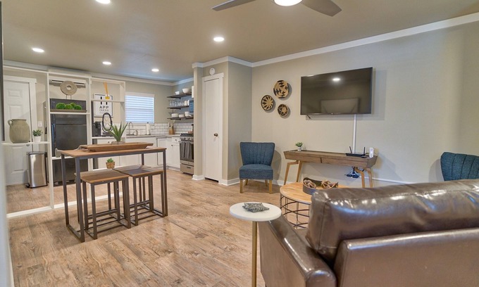 Canyon Apartment | The Flats Apt 16