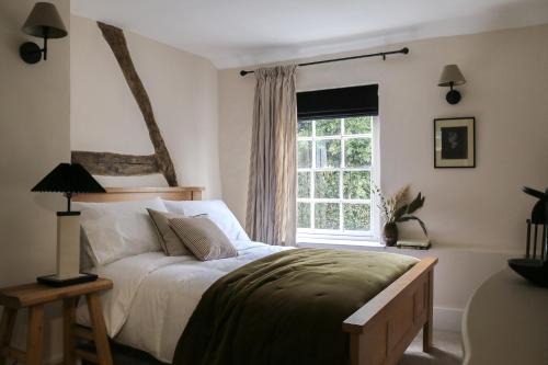 Dorchester-on-Thames Hotel | The Fleur de Lys