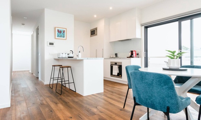 Flinders Apartment | The Flinders Weekender, Enjoy a comfortable stay in a two-bedroom apartment in Flinders.