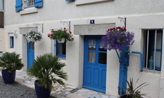 Binic-Etables-sur-Mer Apartment | The foot in the water, 66 feet away from the beach