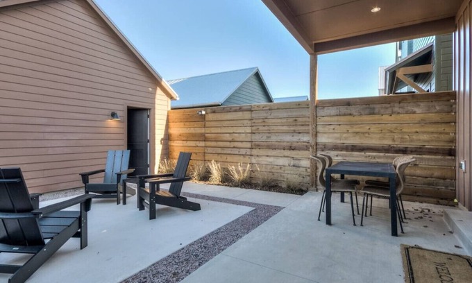 Central Oklahoma City House | The Fox at Wheeler | Garage & Courtyard