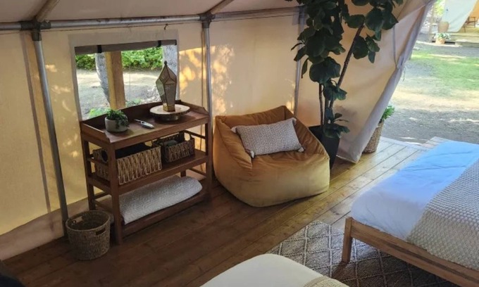 Tsawwassen Cabin | The Fox Den