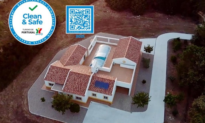 Alcobaca House | The Fox Farm House - FULL PRIVATE PROPERTY WITH HEATED & COVERED POOL