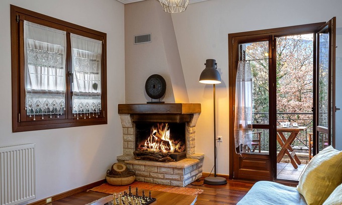 Potamia Apartment | The Foxes - Modern 1BD apartment in the Forest