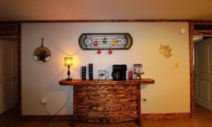 Negreet Cabin | The Front Porch 2 BR 2Bath Sleeps 6 Toledo Bend Lake